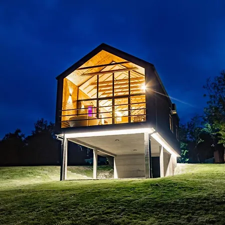 Rinari House Baric